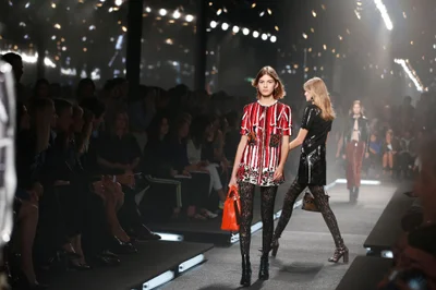 Look 24